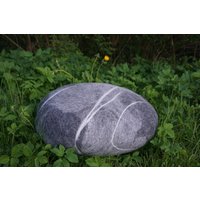Filzstein 50 cm Grautöne von Filzkind