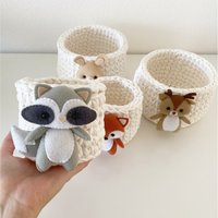Korb Aufbewahrung Windelkorb Häkelkorb Utensilo Basket Wickelkorb Wickelkörbchen Baby Babykorb Wickelablage Winkel Körbchen Kinderzimmer von FilzlandShop