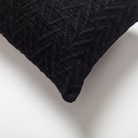 Schwarze Zick Zackige Chevron Prägung Beschmutzt Uni Gewebte Kissen Modern Dekorativ 12x20 30x50 cm. Lumbar Rechteck Wurf Kissenbezug von FineRoomLiving