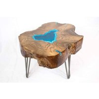Runder Live Edge Couchtisch Mit Leuchtendem Resin Fillin Und Haarnadelbeinen von FineWooodenCreations