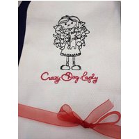 Besticktes Geschirrtuch "Crazy Dog Lady" Farbauswahl von FinelyCraftedByCara