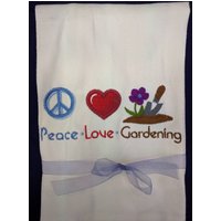 Besticktes Geschirrtuch Peace, Love & Gardening Du Wählst Farben von FinelyCraftedByCara