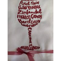 Besticktes Geschirrtuch Weinliebhaber "Rotweine" von FinelyCraftedByCara