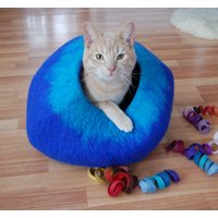 Wunderschöne Handgefilzte Katze, Kleiner Hund, Höhlenbett, Groß, Blau, Aus Finnland von FinnFelt