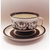 Arabia Finland Katrilli Teetasse Mit Untertasse Set Aus 1970Er Jahre Made in Design Esteri Tomula Und Ulla Procopé Rar von FinnishDesignFinds
