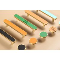 Messing Schublade Knäufe Moderne Runde Bar Leder Minimalist Ovale Griffe Custom Gravur Schrank Küchenschrank Kommode Long Pull Hardware von FionaSupplyShop