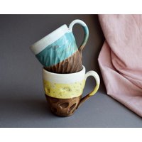 Rustikale Keramik Kaffeetassen Blau & Gelb Glasiert Set Rustikale Keramik Kaffeetassen Blau & Gelb Glasiert Set von Firaworkshop