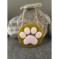 Katze Hund Pfote Print Handgeschliffen Auf Citronelle Grün Glas Hängende Ornament von FireMortiseWeld