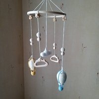 Babybett-Mobile Aus Holz Mit Heißluftballon. Neues Baby-Geschenk Für Werdende Mama, Neutrales Baby-Mobile Nach Der Geburt, Geschenk Neue Mama von FirstToyLittleBear