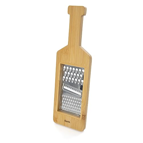 Fisura - Original Käsereibe. Gemüsereibe in Form einer Weinflasche. Zitrusreibe. Reibe aus rostfreiem Stahl und Holz. Maße: 9,5 zentimeter x 30 zentimeter. Fisura - Original Käsereibe. Gemüsereibe in Form einer Weinflasche. Zitrusreibe. Reibe aus rostfreiem Stahl und Holz. Maße: 9,5 zentimeter x 30 zentimeter. von FISURA