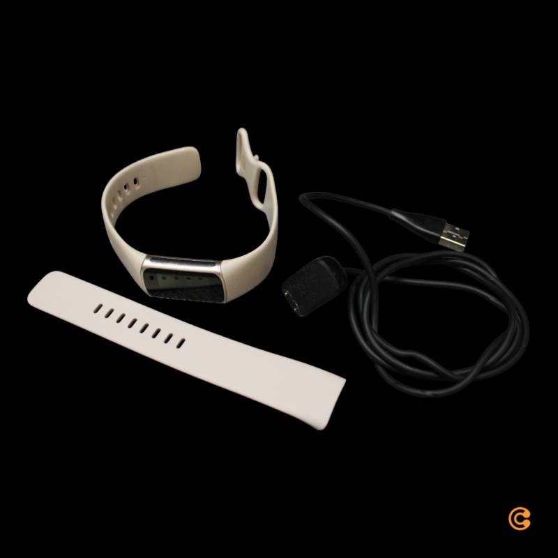 Fitbit Charge 5 Fitness Tracker Weiß/Gold Smartwatch Fitness Defektware D-Ware Fitbit Charge 5 Fitness Tracker Weiß/Gold Smartwatch Fitness Defektware D-Ware von FitBit
