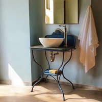 Antike Bad Kommode Vintage Waschtisch Unterschrank Landhausstil Badmöbel Shabby Chic Aufsatzwaschbecken von FlamedinteriorMunich