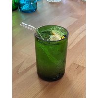 3Er Set Gläser Aus Tanqueray Gin Flaschen - Kräftiges Grün Mit Glasrelief Unikate Flaschenunterteilen von Flaschenjunge