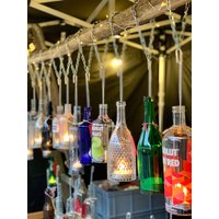 Windlicht Aus Alter Flasche Deiner Wahl - Ein Flaschenjunge | Zum Anhängen Besonderes Unikat Mit Drahteinsatz von Flaschenjunge