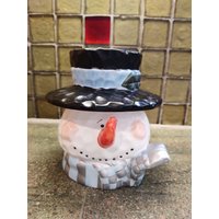 Handbemalte Keramik Schneemann Behälter Kerze Handbemalte Keramik Schneemann Behälter Kerze von FlashBacksInMyGarage