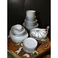 Noritake 6127 Fremont Geschirr-Set von FlashBacksInMyGarage