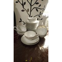 Royalton Porzellan Tee Set von FlashBacksInMyGarage