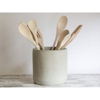Beton Utensilienhalter-Küchenutensilien Crock-Rustic Farmhouse Kitchen Decor von FleshandBlooms
