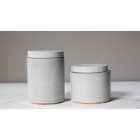 Salzstreuer Set-Beton Prise Jar-Modernes Bauernhaus Küche Dekor-Einweihungsgeschenk von FleshandBlooms