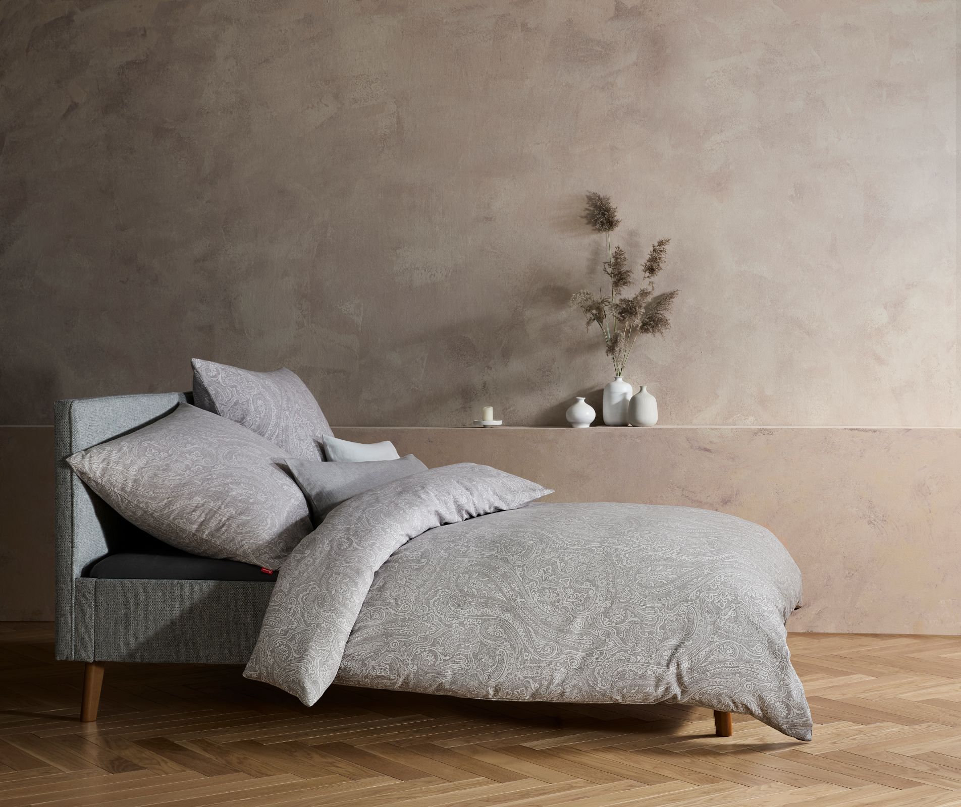 Fleuresse Lech Edelflanell Bettwäsche 135x200 Paisley grau silber 603868-27 Fleuresse Lech Edelflanell Bettwäsche 135x200 Paisley grau silber 603868-27 von Fleuresse GmbH