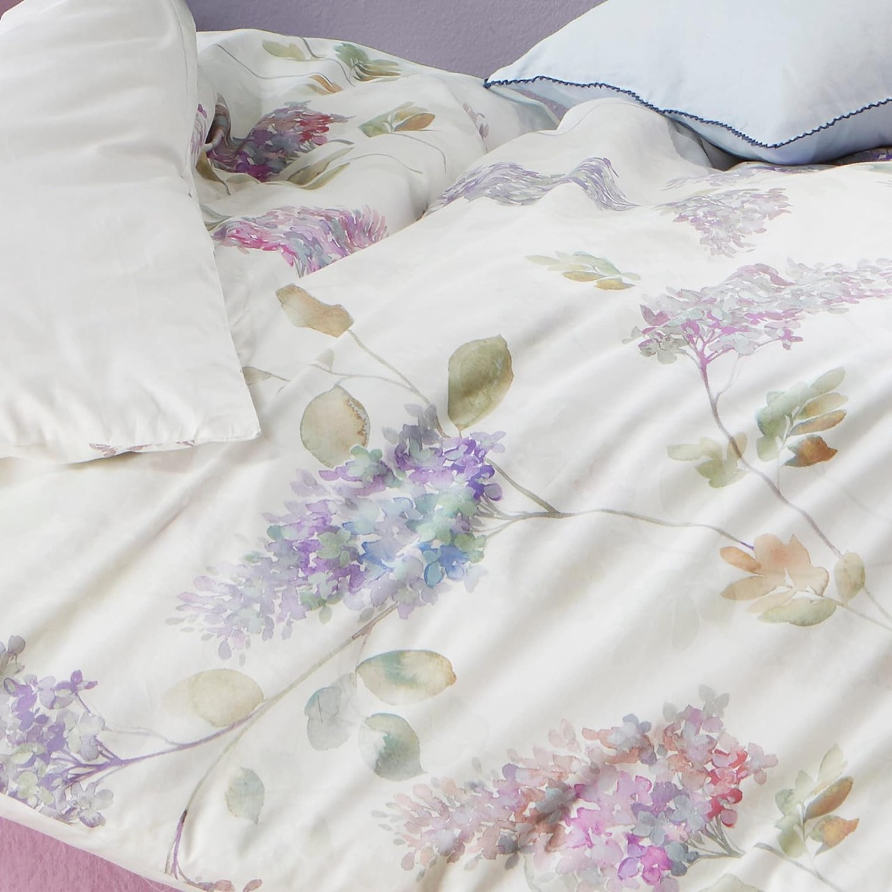 Fleuresse Mako-Satin Bettwäsche 135x200 Blumen Flieder Wende lila rosa 114271-06 von Fleuresse