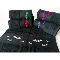 Handtuch | 50x100 cm Fledermausschwarm Handtuch | 50x100 cm Fledermausschwarm von Flez