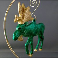 Glitzer Elch Ornament Grünes Waldtier Weihnachtsdekor von FlightsofFancyDesign