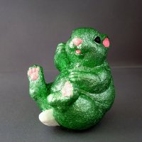 Grüner Glitter Osterhasenfigur Resin Frühlingsdeko, Handbemalt von FlightsofFancyDesign