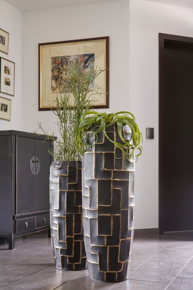 Flingora Bodenvase Mara, mit Einsatz - Fiberglas - Indoor - Samtschwarz/Gold - Höhe 98 cm von Flingora