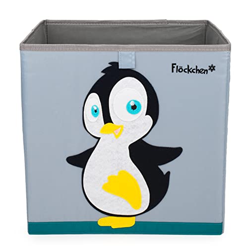 Flöckchen Kinder Aufbewahrungsbox | Premium Spielzeugkiste für Kinderzimmer I Spielzeug Box (33x33x33) bringt Ordnung ins Kallax Regal I Kinder Motiv (Polly der Pinguin Grau) von Flöckchen