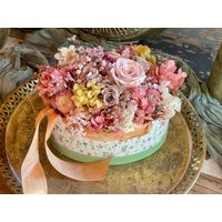 Trockenblumengesteck Hutbox Romantic Flowers Trockenblumengesteck Hutbox Romantic Flowers von FloraEtArs