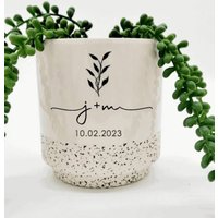 Personalisiertes Hochzeitsgeschenk Für Paar Keramik-Pflanzer Einweihungsgeschenk Individuelles Brautparty-Geschenk Braut Verlobungsgeschenk Sie von FloralVibesLLC