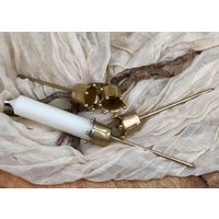 Stabkerzenhalter Krönchen Gold Matt | 4 Stück Kerzen Adventskranz Adventskranzkerzenhalter Weihnachten Advent Kranz Halter Stabkerzenhalter Krönchen Gold Matt | 4 Stück Kerzen Adventskranz Adventskranzkerzenhalter Weihnachten Advent Kranz Halter von FloralesAllerlei