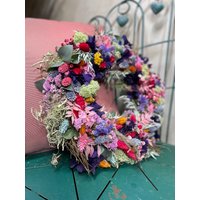 Moderner Trockenblumenkranz Für Tür in Bunt - Türkranz Mit Trockenblumen Stilvolles Geschenk Sie-Sommerkranz-Geburtstagsgeschenk Frau Moderner Trockenblumenkranz Für Tür in Bunt - Türkranz Mit Trockenblumen Stilvolles Geschenk Sie-Sommerkranz-Geburtstagsgeschenk Frau von Floralesmitstil