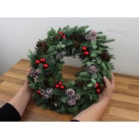 Ø 36 cm Weihnachtskranz, Produktion Auf Bestellung, Adventskranz, Türkranz Mit Eukalyptus, Weihnachtsdeko Tisch, Winterdeko, Kranz Türdeko von FlorashopDeutschland