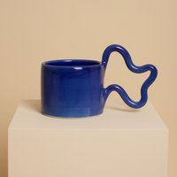 Blaue Handgemachte Keramiktasse Mit Henkel Blaue Handgemachte Keramiktasse Mit Henkel von FlorenceMytum