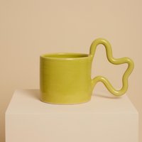 Chartreuse Handgemachte Keramiktasse Mit Wackelgriff Chartreuse Handgemachte Keramiktasse Mit Wackelgriff von FlorenceMytum
