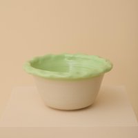 Handgemachte Kleine Keramikschale Mit Mintgrünem Rand von FlorenceMytum