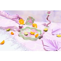 Handgemachtes Gewelltes Servierbrett Aus Keramik Mit Handbemaltem Strudeldesign Und Gewellten Griffen Handgemachtes Gewelltes Servierbrett Aus Keramik Mit Handbemaltem Strudeldesign Und Gewellten Griffen von FlorenceMytum