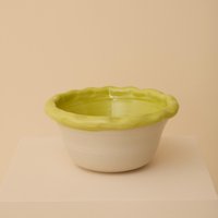 Handgetöpferte Kleine Müslischale Mit Gelbgrünen Noppenrand von FlorenceMytum