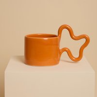 Orangefarbene Handgemachte Keramiktasse Mit Henkel von FlorenceMytum