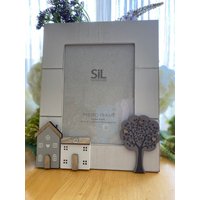 Holz Haus Und Baum Design Fotorahmen - 13x18 cm von FlorisHouse