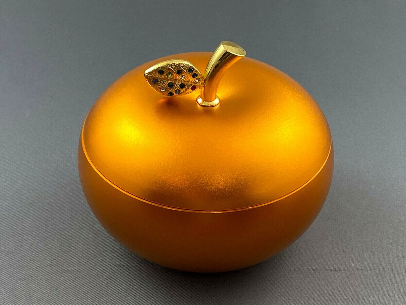 Florissima Aschenbecher besonderers schöner Aschenbecher in Apfel Form Schmuckstück in gold, schönes Schmuckstück für Aufbewahrung mit Deckel von Florissima