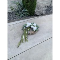 Grabschmuck Zu Allerheiligen Oder Gedenktag. Grabgesteck Grabdeko Urnengrab. Auf Rattankranz von FloristikDekoWilhelm