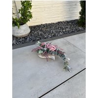 Grabschmuck Zu Allerheiligen Oder Gedenktag. Grabgesteck Grabdeko Urnengrab. Im Steinherz Mit Rosen in Antikrosa Grabschmuck Zu Allerheiligen Oder Gedenktag. Grabgesteck Grabdeko Urnengrab. Im Steinherz Mit Rosen in Antikrosa von FloristikDekoWilhelm