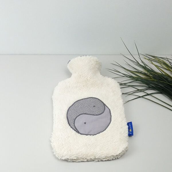 Flosinn Kuschelige Wärmflaschen aus Bio-Teddyplüsch. Wärmflaschenbezug und Wärmflasche. Verschiedene Farben von Flosinn