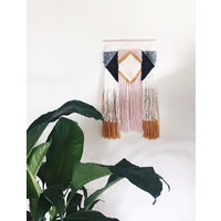 Boho Handgemachter Wandbehang, Textil, Geometrisch Gewebter Wandbehang von FlowerAndFadeStudio