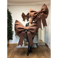 Große Schokoladen Schleife, Weihnachtsbaum Abnehmbare Dekor Gebäude Fassade Wand Bogen, Türschleife, Winter Dekoration Hausfassade, Raumdekoration von EverBloomStudioUA