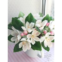 Kaltporzellan Apfelblüten-Arrangement Handgemachter Frühlingsstrauß von FlowersPorcelainArt