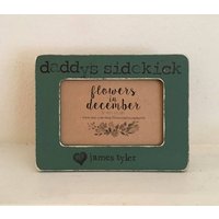 Personalisierter Bilderrahmen Papas Sidekick Geschenk, Hand Gestempelt Personalisierter Bilderrahmen Papas Sidekick Geschenk, Hand Gestempelt von FlowersinDecemberDS